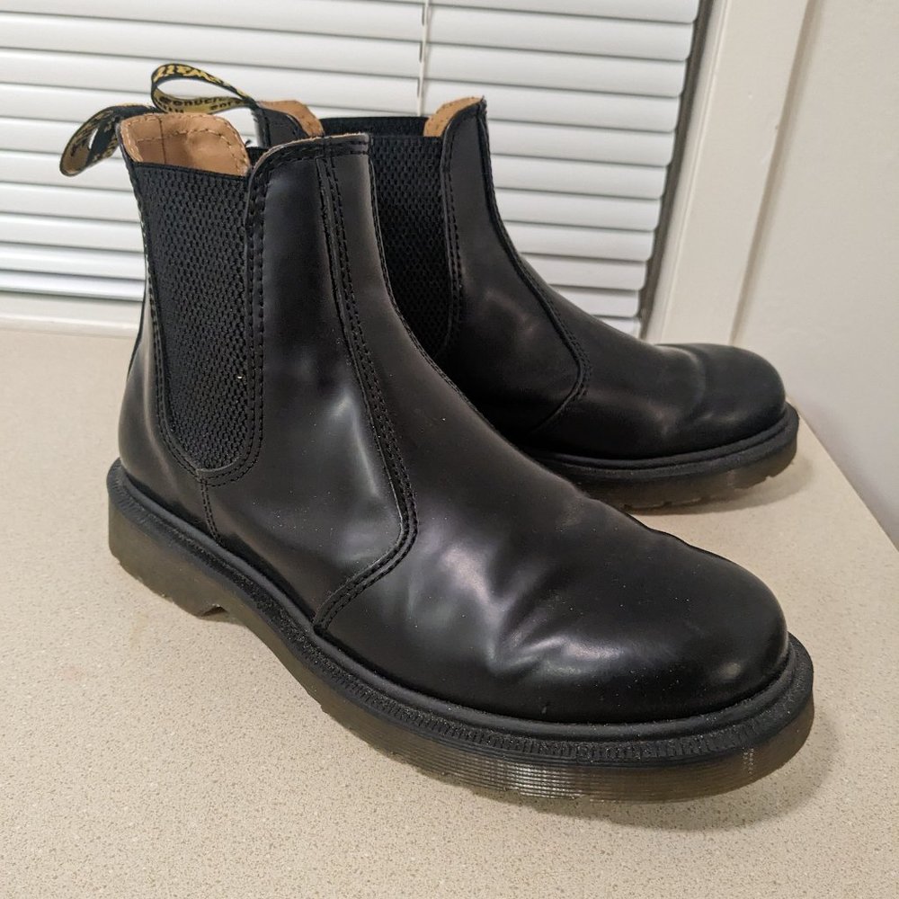 Dr. Martens 2976 SMOOTH LEATHER CHELSEA BOOTS